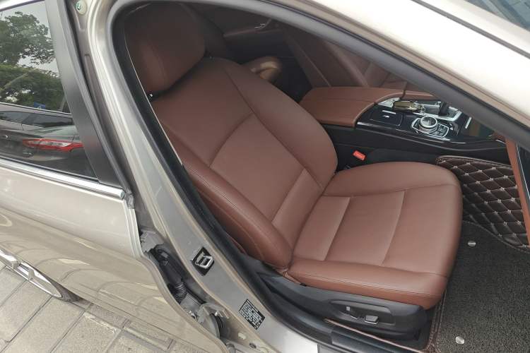 Used BMW 5 Series 2017 520Li Elegant Edition
