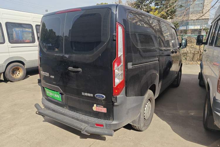 Used Ford Transit 2017 2.0T Diesel Multi-Purpose Commercial Vehicle Short Wheelbase Low Roof China V Standard