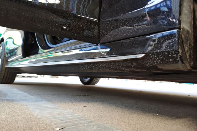 Used Mercedes-Benz E-Class 2019 E 300 L Sporty and Stylish Model