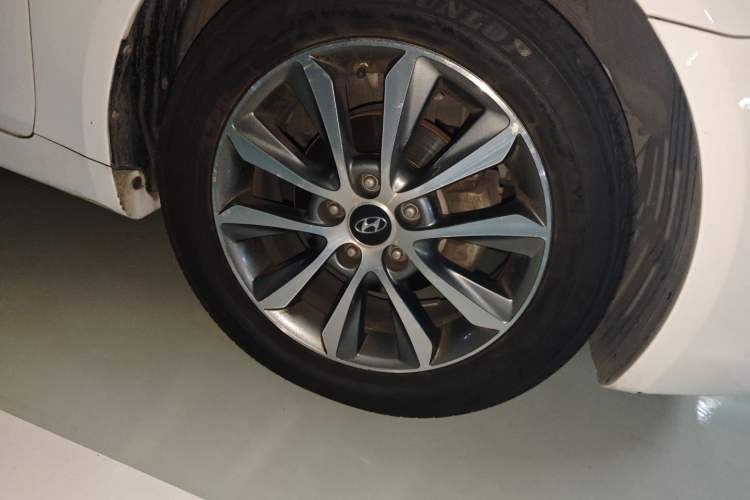 Used Hyundai Sonata 2013 2.4L Automatic Leading Edition China IV Standard