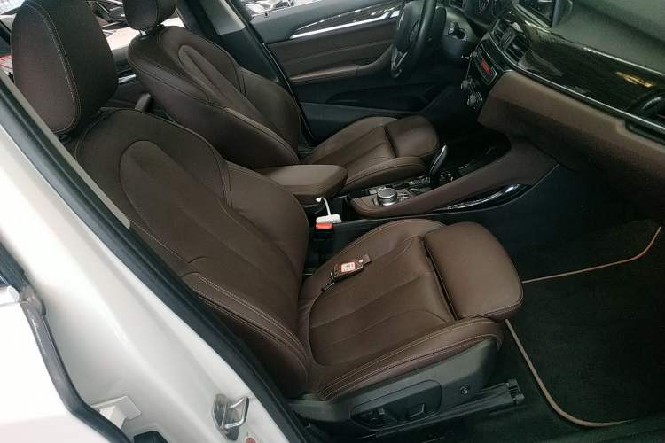 Used BMW X1 2016 xDrive20Li Luxury Model
