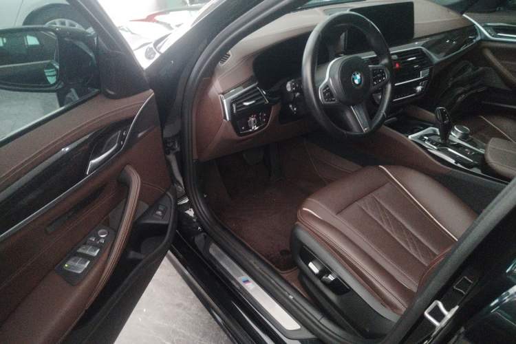Used BMW 5 Series 2022 Restyled 525Li M Sport Package

