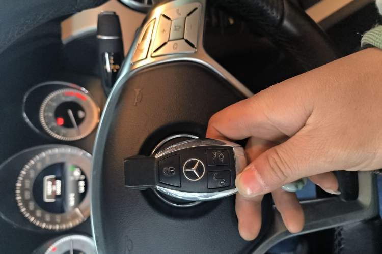 Used Mercedes-Benz GLK-Class 2015 GLK 300 4MATIC Fashion Edition Ultimate Version
