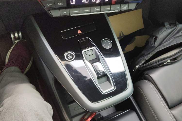 Used Audi Q5 e-tron 2023 40 e-tron Shining Edition Mecha Kit