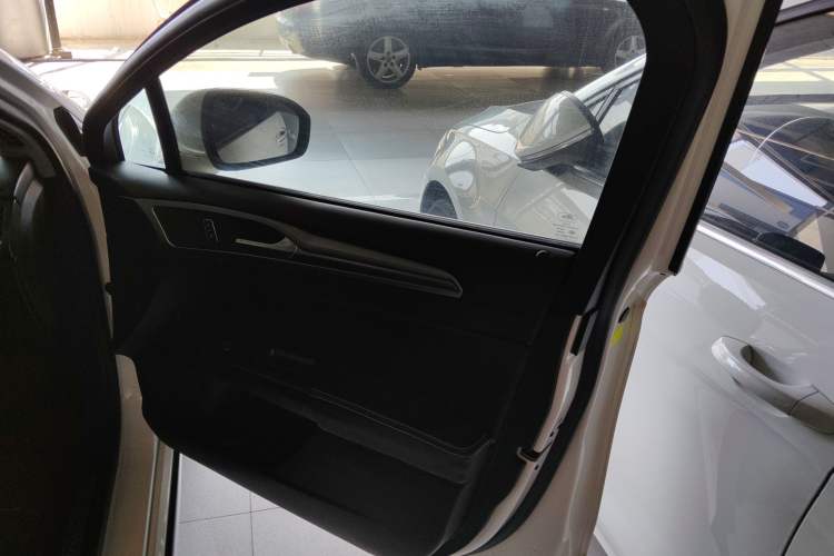 Used Ford Mondeo 2017 EcoBoost 200 Stylish Model