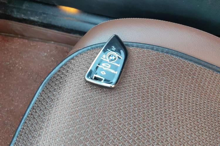 Used BMW 5 Series 2014 520Li Elegant Model
