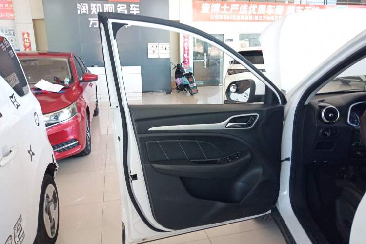 Used MG ZS 2018 1.5L Automatic Luxury Edition China V Standard
