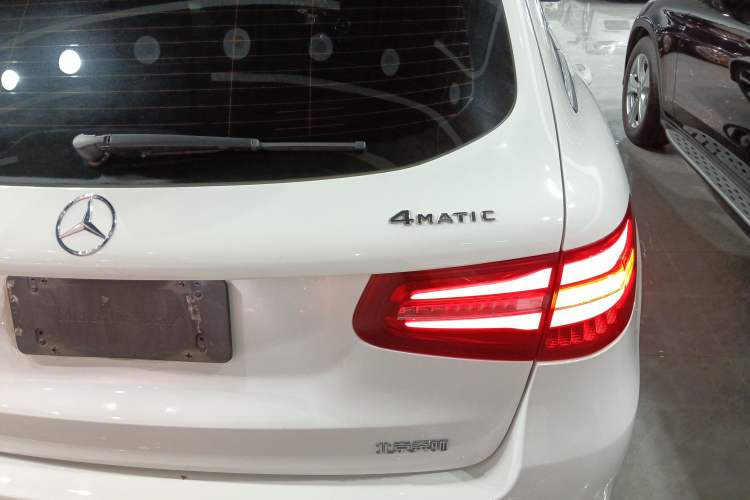 Used Mercedes-Benz GLC 2018 Facelift GLC 260 4MATIC Luxury Edition
