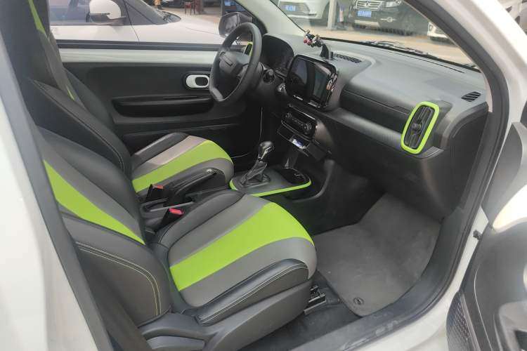 Used Roewe Clever 2021 302 km New Four-Seater Super-Efficient Version
