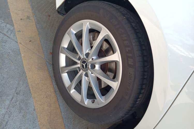 Used Mercedes-Benz A-Class 2021 A 200 L Sport Sedan Fashion Model
