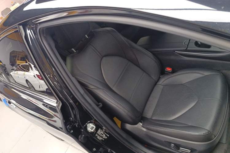 Used Toyota Avalon 2019 2.0L Luxury Edition China VI Standard
