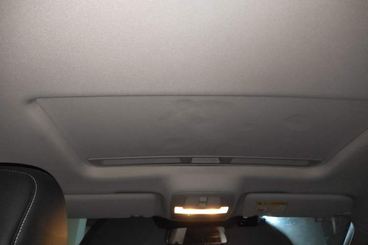 Used Roewe i6 2017 20T Automatic Internet Smart Edition
