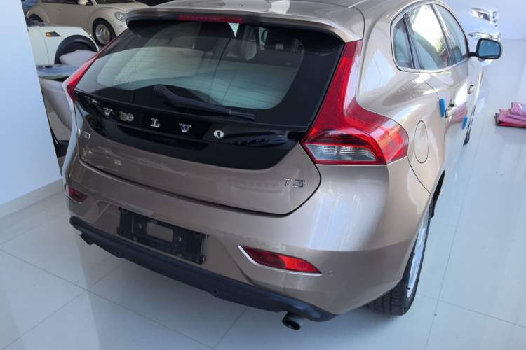 Used Volvo V40 2016 T3 Zhiyi Edition
