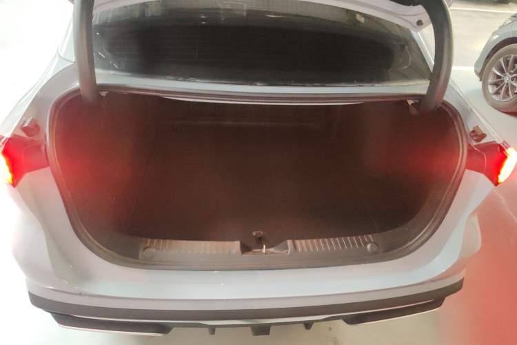 Used  L6 2025 EM-i 140km Explorer+ Edition