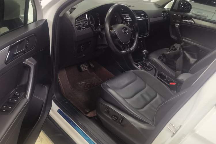 Used Volkswagen Tiguan L 2020 330TSI Automatic Two-Wheel Drive Panoramic Comfort Edition China VI Standard