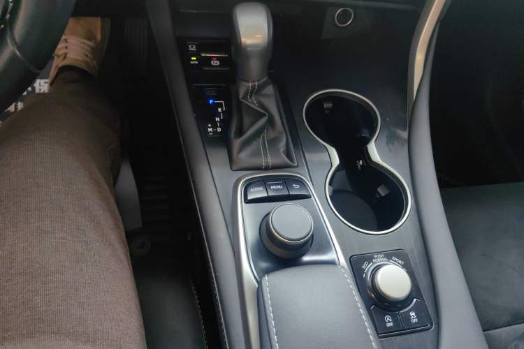 Used Lexus RX 2016 300 Two-Wheel Drive Elite Version China V Standard