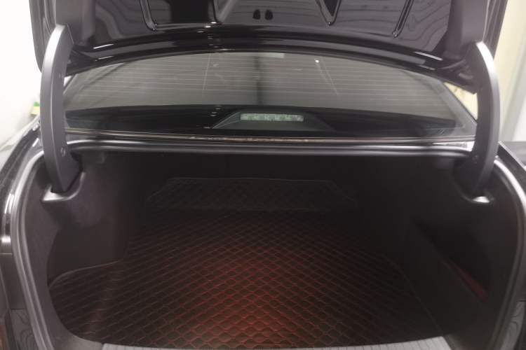 Used Volkswagen Passat 2019 330TSI Luxury Edition China VI Standard
