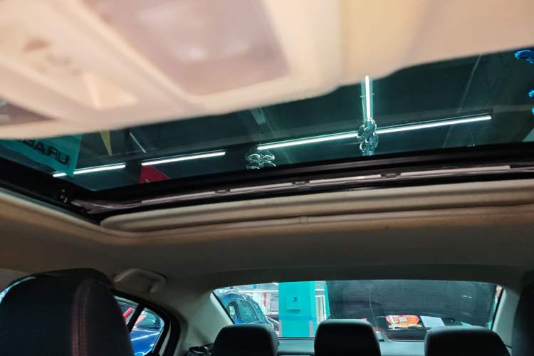 Used Mazda Mazda 3 Axela 2016 Sedan 1.5L Automatic Luxury Model
