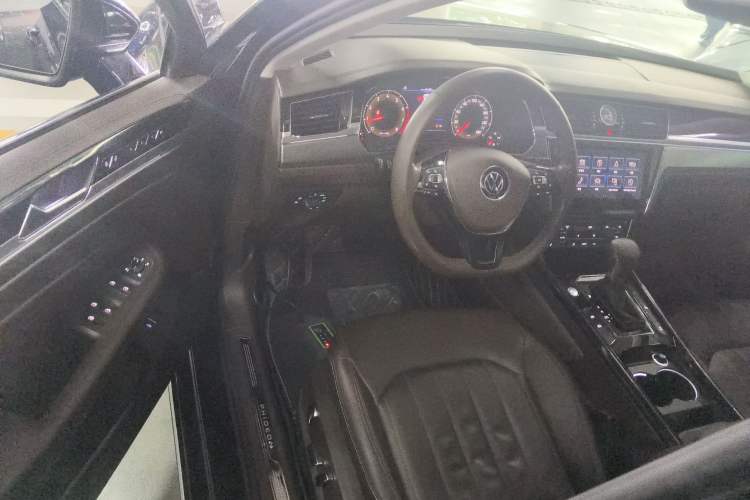 Used Volkswagen Phideon 2021 380TSI Luxury Edition
