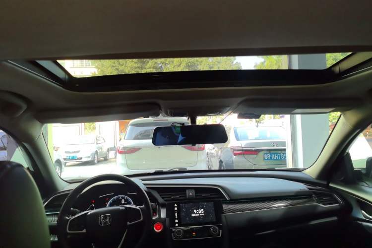 Used Honda Civic 2016 220TURBO CVT Luxury Edition
