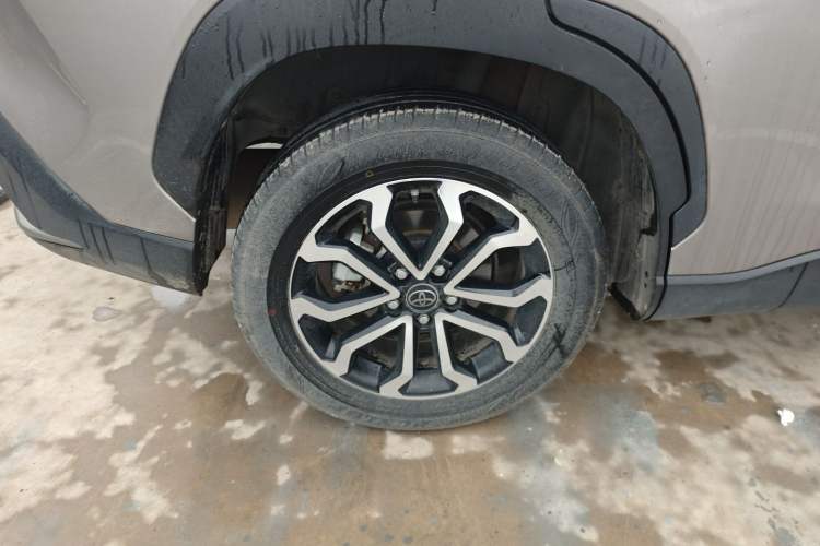 Used Toyota FRONTLANDER 2023 2.0L Smart Electric Hybrid Dual-Engine Deluxe Version
