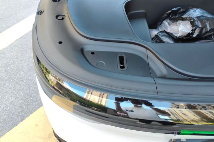 Used Zeekr 7X 2025 100 kWh Long-Range Rear-Wheel Drive with Intelligent Driving Features
