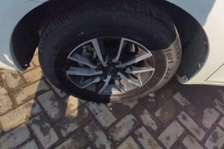 Used Geely Auto Emgrand 2019 Leading Edition 1.5L Manual Luxury Model China VI Standard
