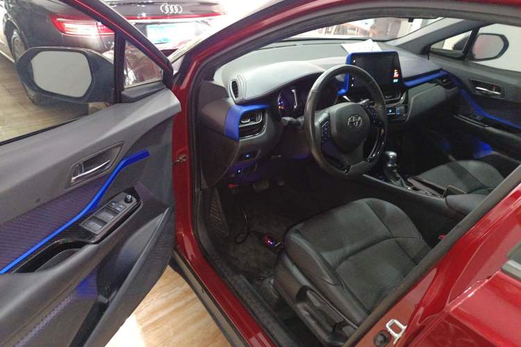 Used Toyota IZOA 2020 2.0L Yichi Version
