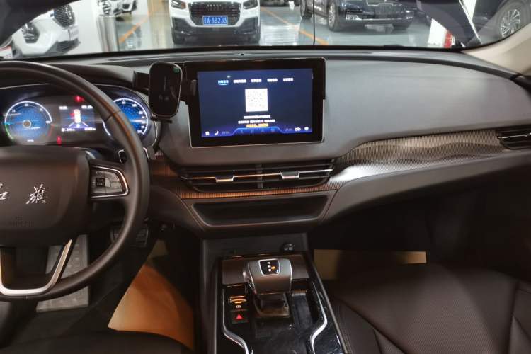 Used Hongqi E-QM5 2022 431 km Charge & Enjoy Edition
