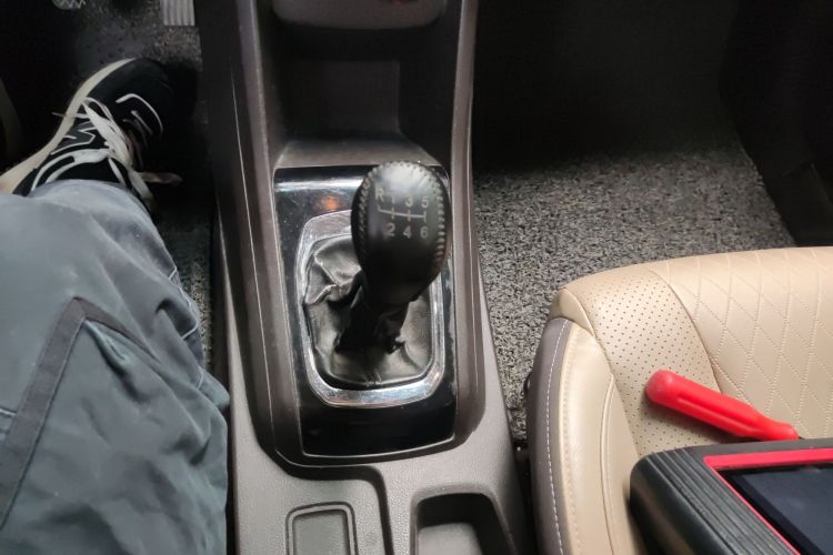 Used Baojun 310W 2017 1.5L Manual Fashion Model China V