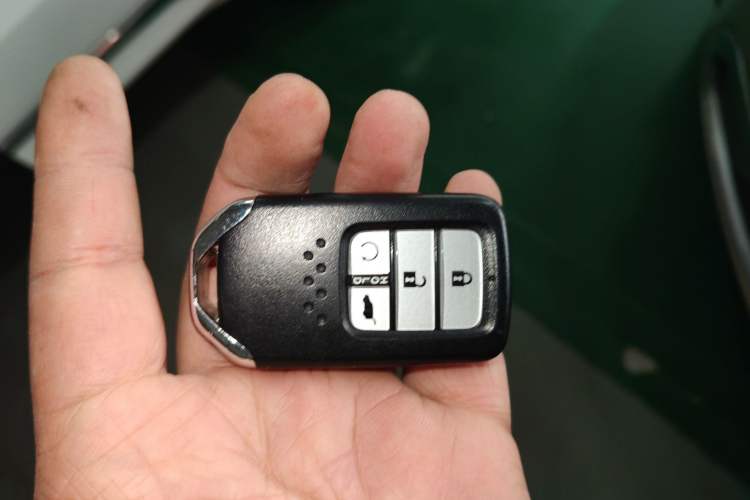 Used Honda UR-V 2017 240TURBO Two-Wheel Drive Luxury Edition China V
