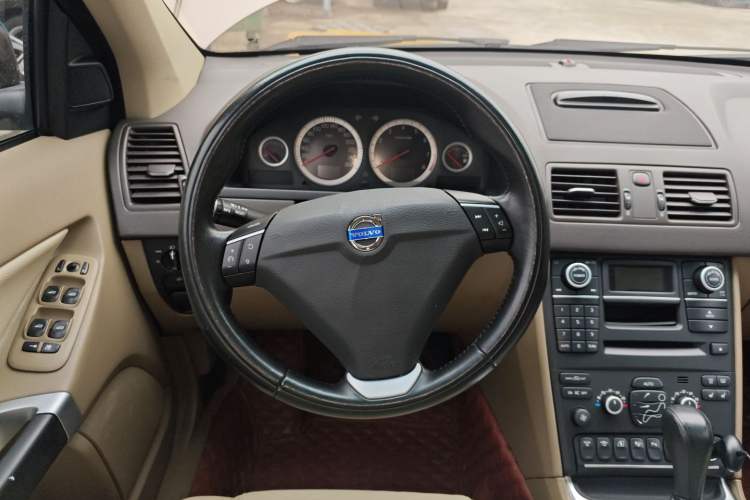 Used Volvo XC Classic 2014 T5 Luxury Edition
