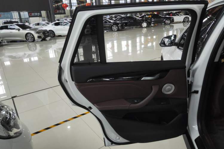 Used BMW X1 2022 sDrive25Li Leading Model
