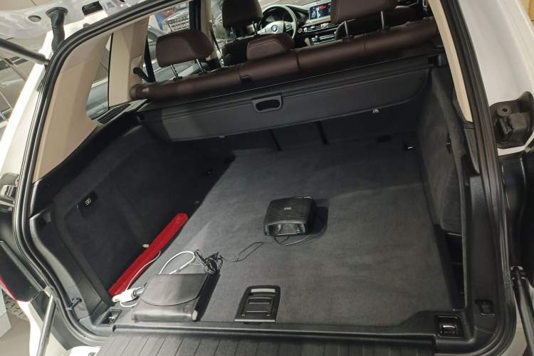 Used BMW X5 2015 xDrive28i
