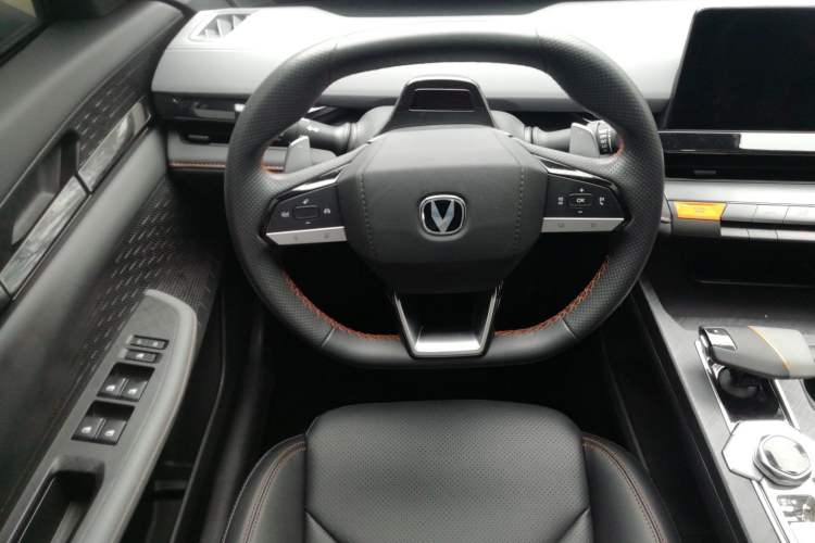 Used Changan UNI-V 2022 1.5T Prestige Version