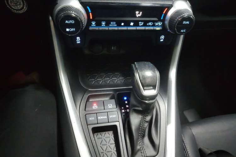 Used Toyota Wildlander 2022 2.0L CVT Two-Wheel Drive Luxury Edition