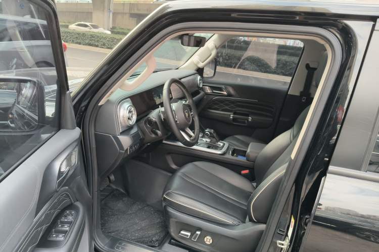 Used Tank 300 2021 City Edition 2.0T—Truly Stylish
