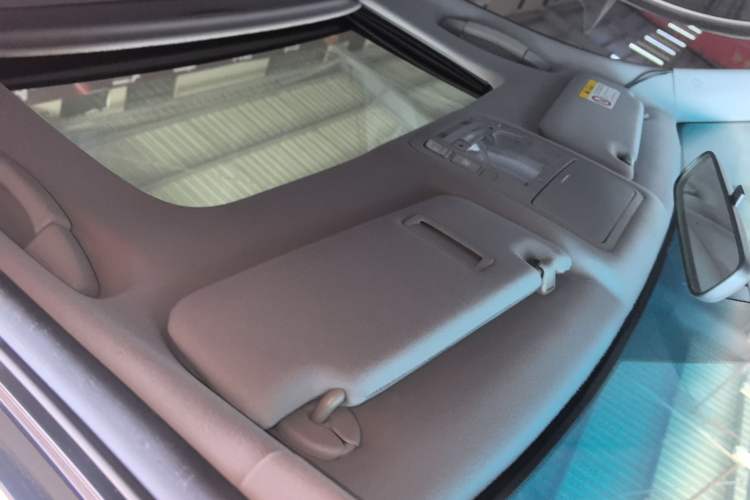 Used Toyota Crown 2015 2.0T Fashion Edition
