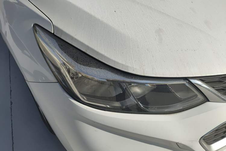 Used Chevrolet Cruze 2017 1.5L Automatic Pioneer Sunroof Edition
