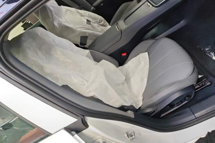 Used Lynk & Co 07 2024 EM-P 126 Long-Range Halo
