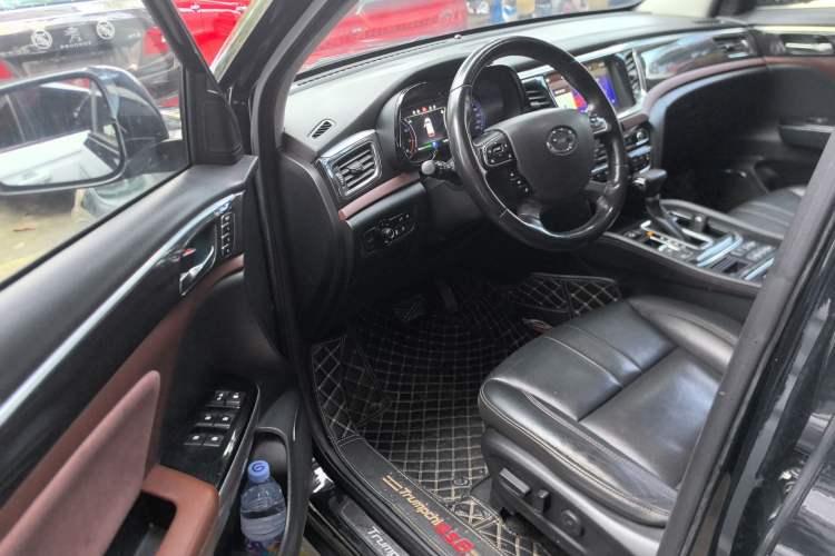 Used GAC Trumpchi GS8 2017 320T Two-Wheel Drive Luxury Smart Connectivity Version (7 Seats)
