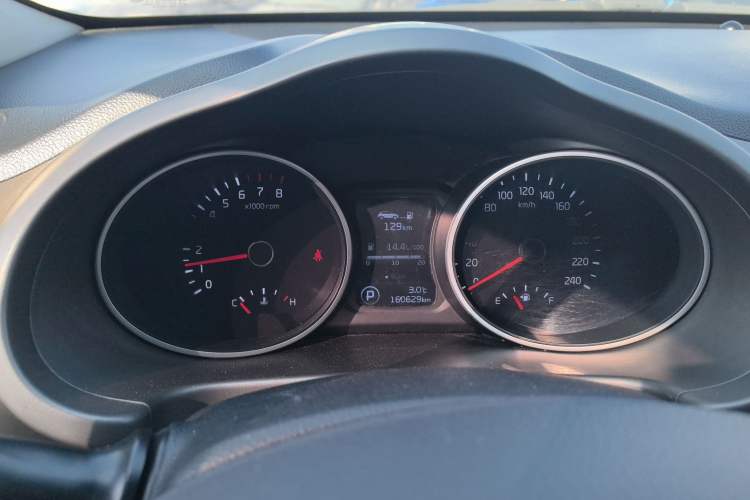 Used Kia Sportage R 2015 2.0L Automatic Two-Wheel Drive DLX Model