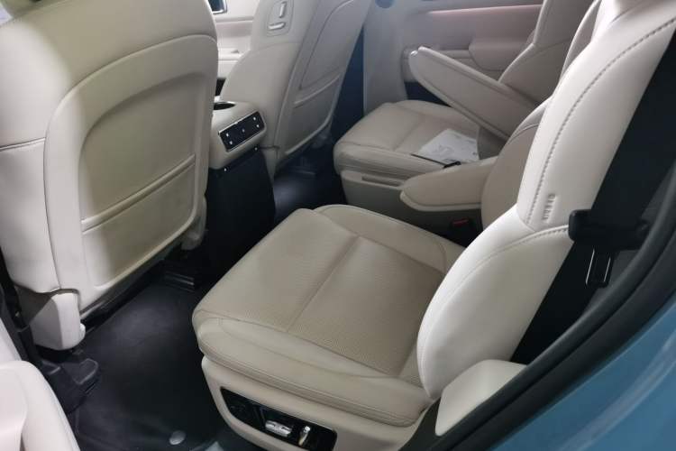 Used Li Auto L8 2024 Ultra Model
