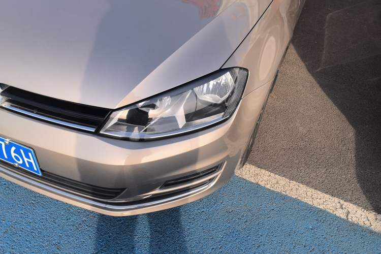 Used Volkswagen Golf 2016 230TSI Automatic Luxury Version
