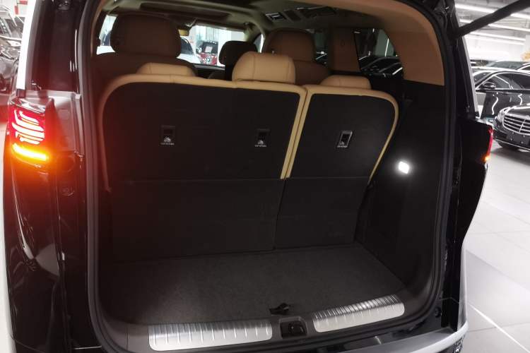 Used Denza D9 2025 DM-i Intelligent Drive 1020 Four-Wheel Drive Prestige Model
