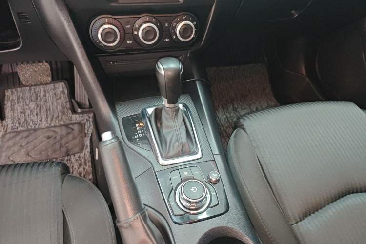 Used Mazda Mazda 3 Axela 2016 Sedan 1.5L Automatic Comfort Model
