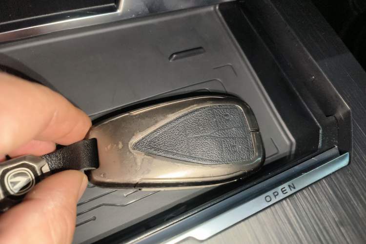 Used Changan UNI-K 2023 2.0T Two-Wheel Drive YueShang Trim
