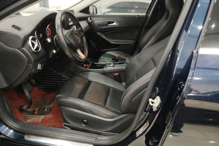 Used Mercedes-Benz GLA 2016 GLA 200 Fashion Model
