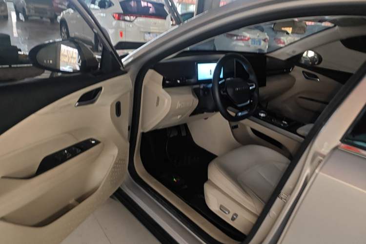 Used Wuling Xingguang 2024 Co-Creation Edition 510 Advanced Model
