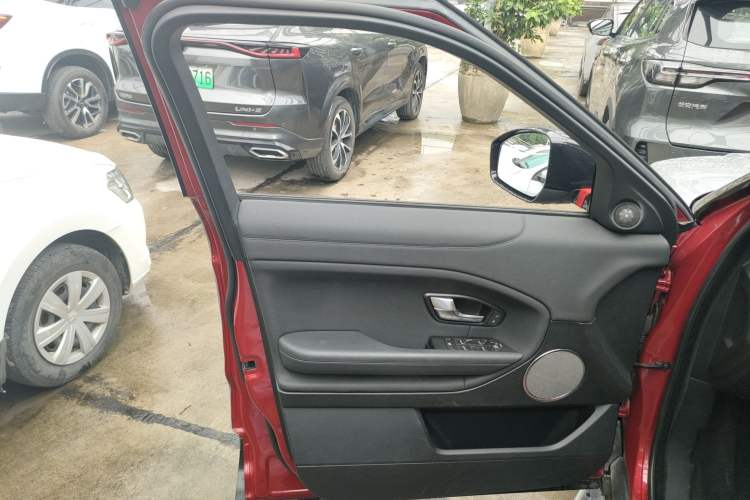 Used Land Rover Range Rover Evoque 2016 2.0T PURE Style Edition
